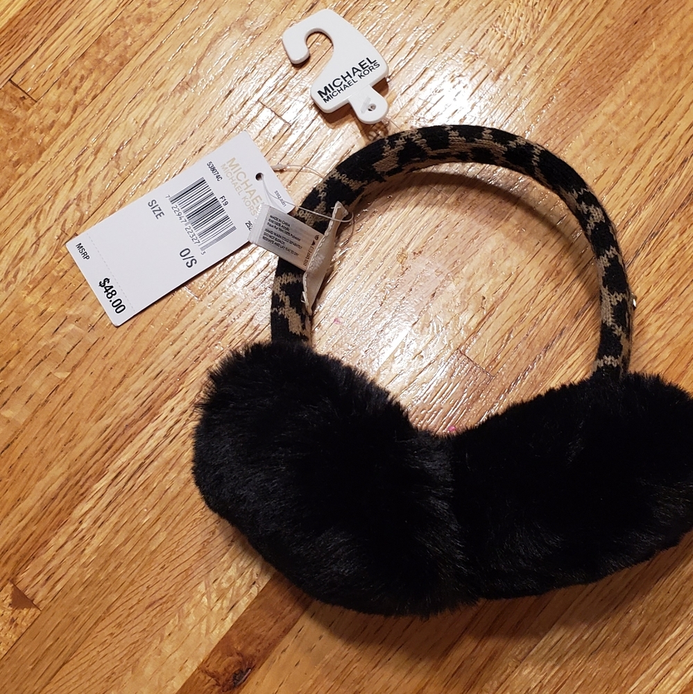 🆕️ Michael Kors Leopard Knit/Faux Fur Ear Muffs - Picture 8 of 8